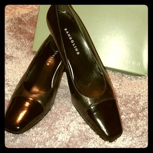 Bandolino Blk Leather Heels